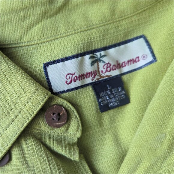 Tommy Bahama green long sleeved 100% silk shirt - LIKE NEW - Picture 2 of 2
